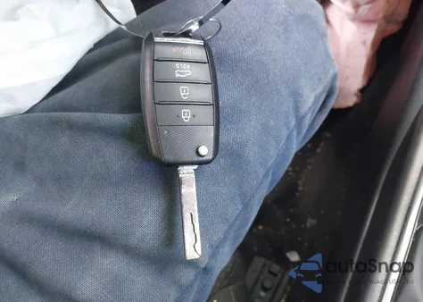 2018 Kia Optima Lx z USA, uszkodzony, nr VIN 5XXGT4L39JG186379